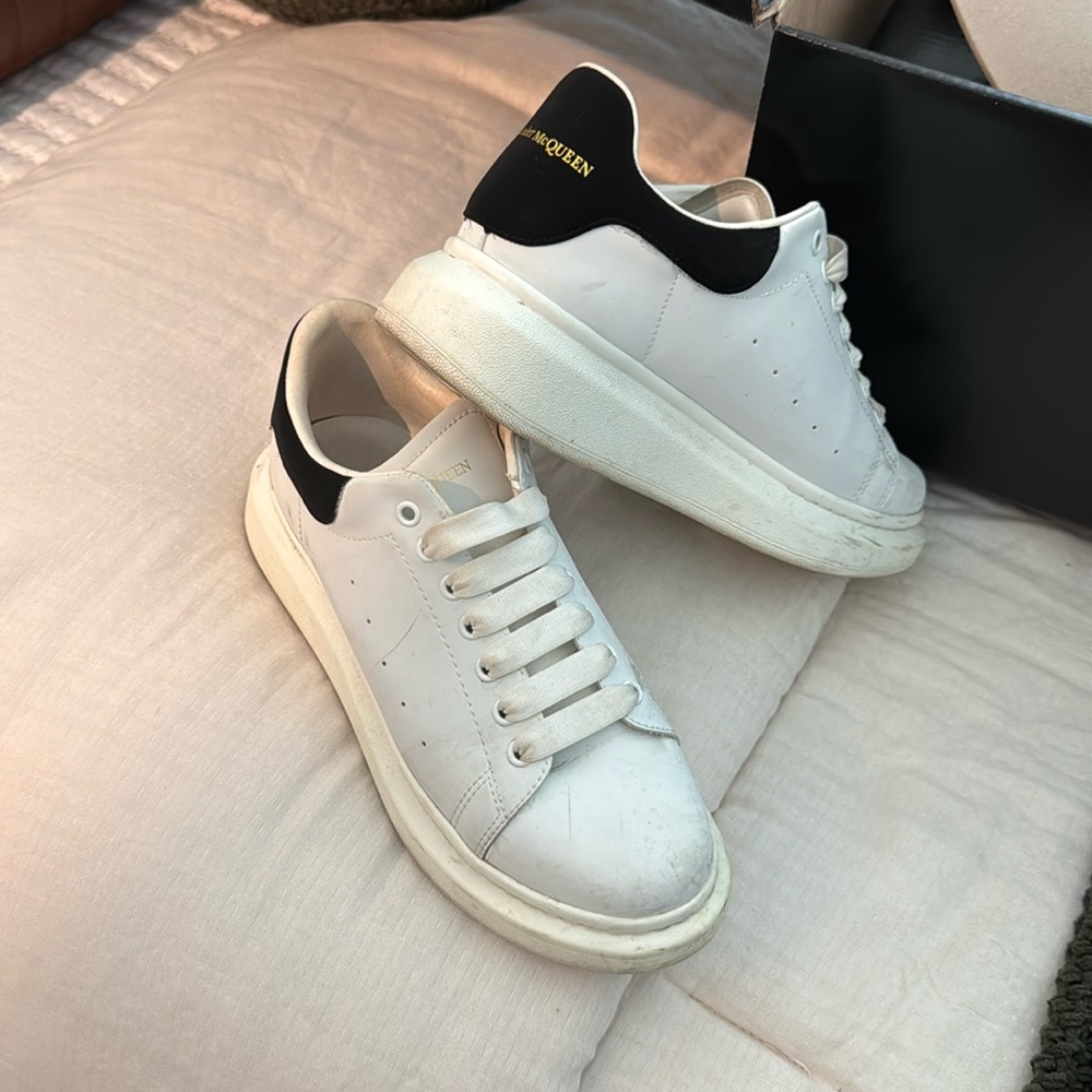 Alexander McQueen oversized sneakers - size 39